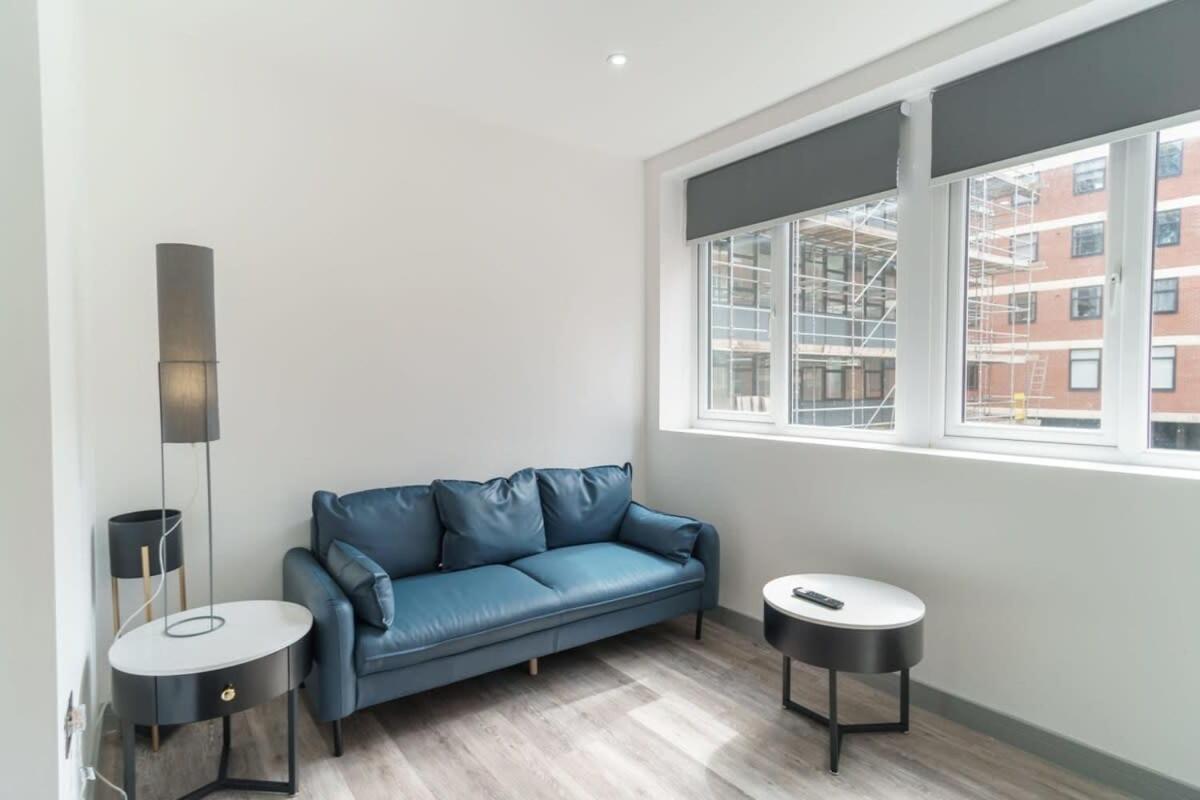 Modern 1 Bedroom Apartment in Preston Centre