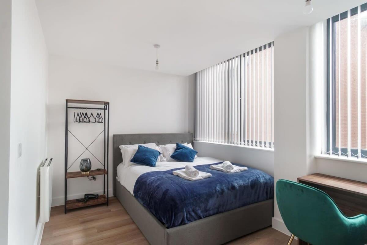 Stay Zeni, Alexandra Rise Manchester Sleek Studio