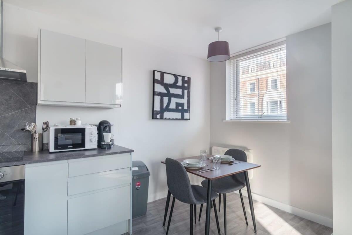 Modern 1 Bedroom Liverpool Apartment