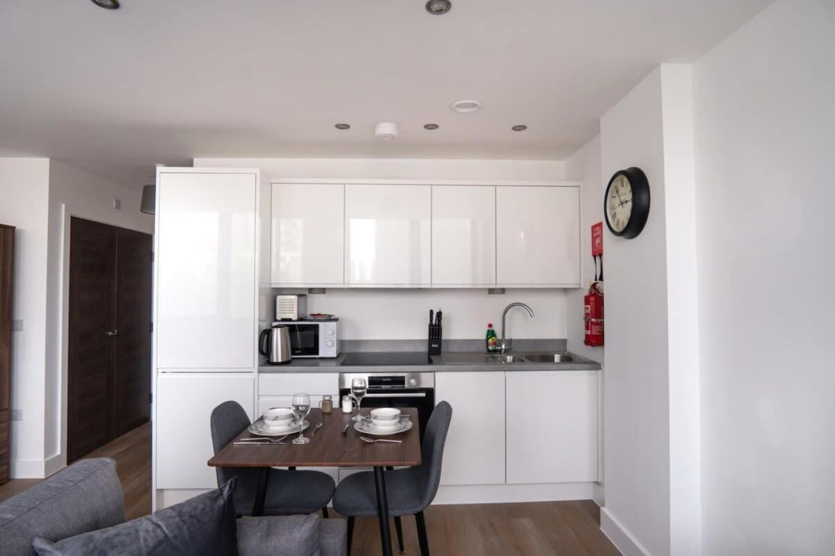 Stay Zeni, Alexandra Rise Manchester Chic Studio