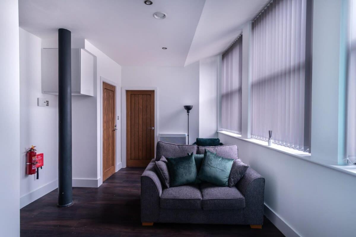 Central Liverpool 1 Bed Apartment w Balcony