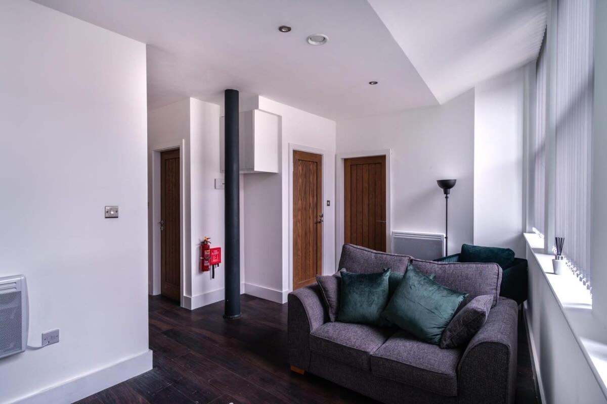 Central Liverpool 1 Bed Apartment w Balcony