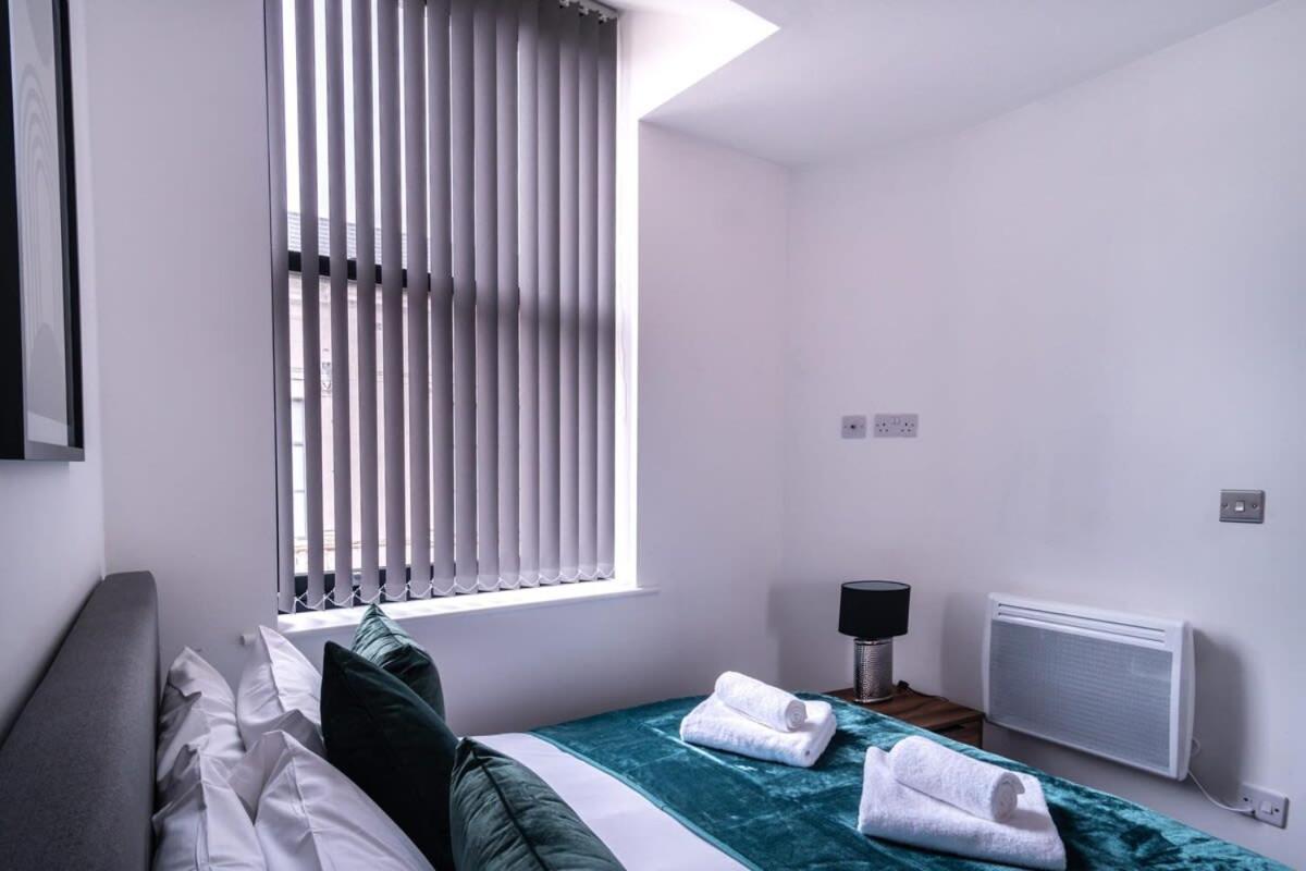 Central Liverpool 1 Bed Apartment w Balcony