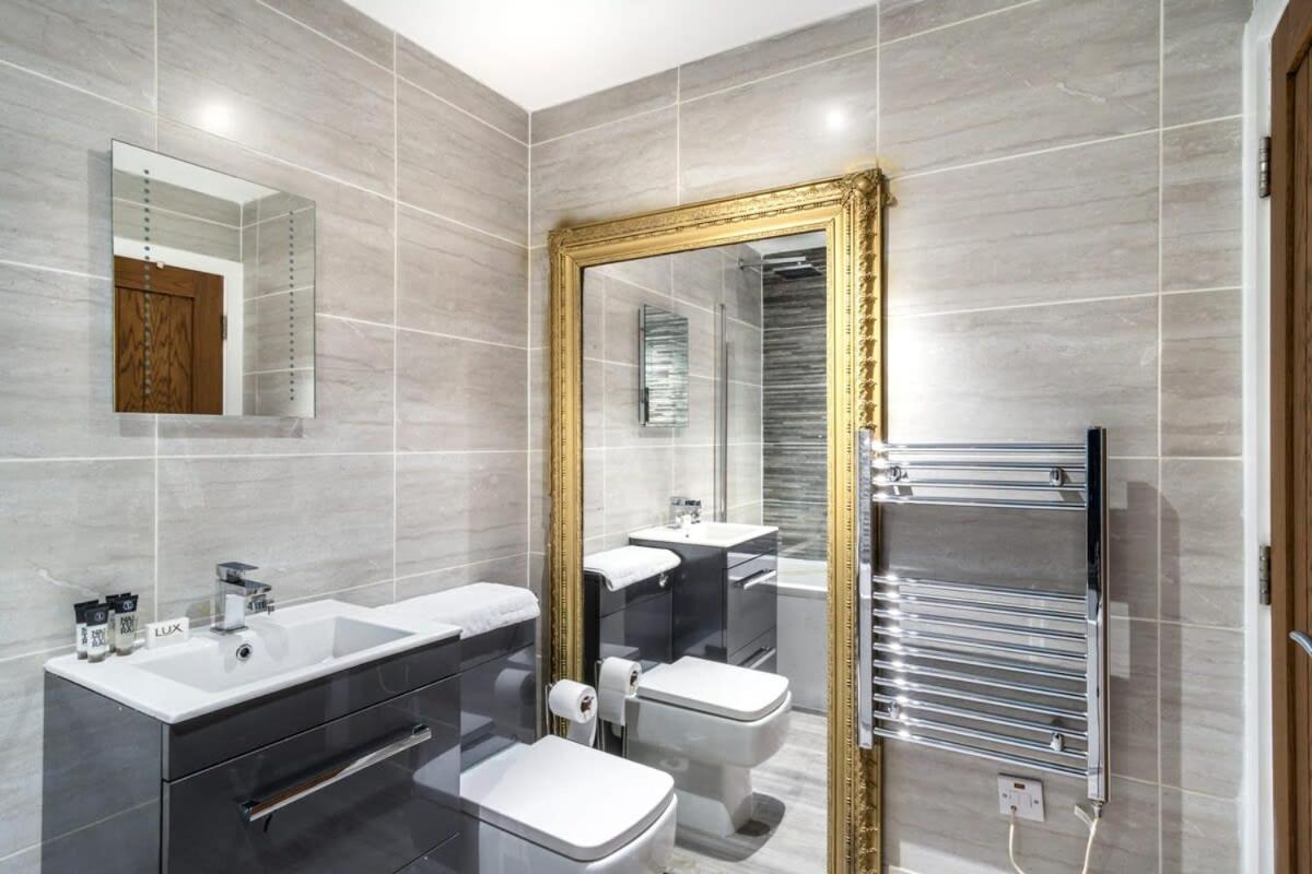 Central Liverpool 1 Bed Apartment w Balcony