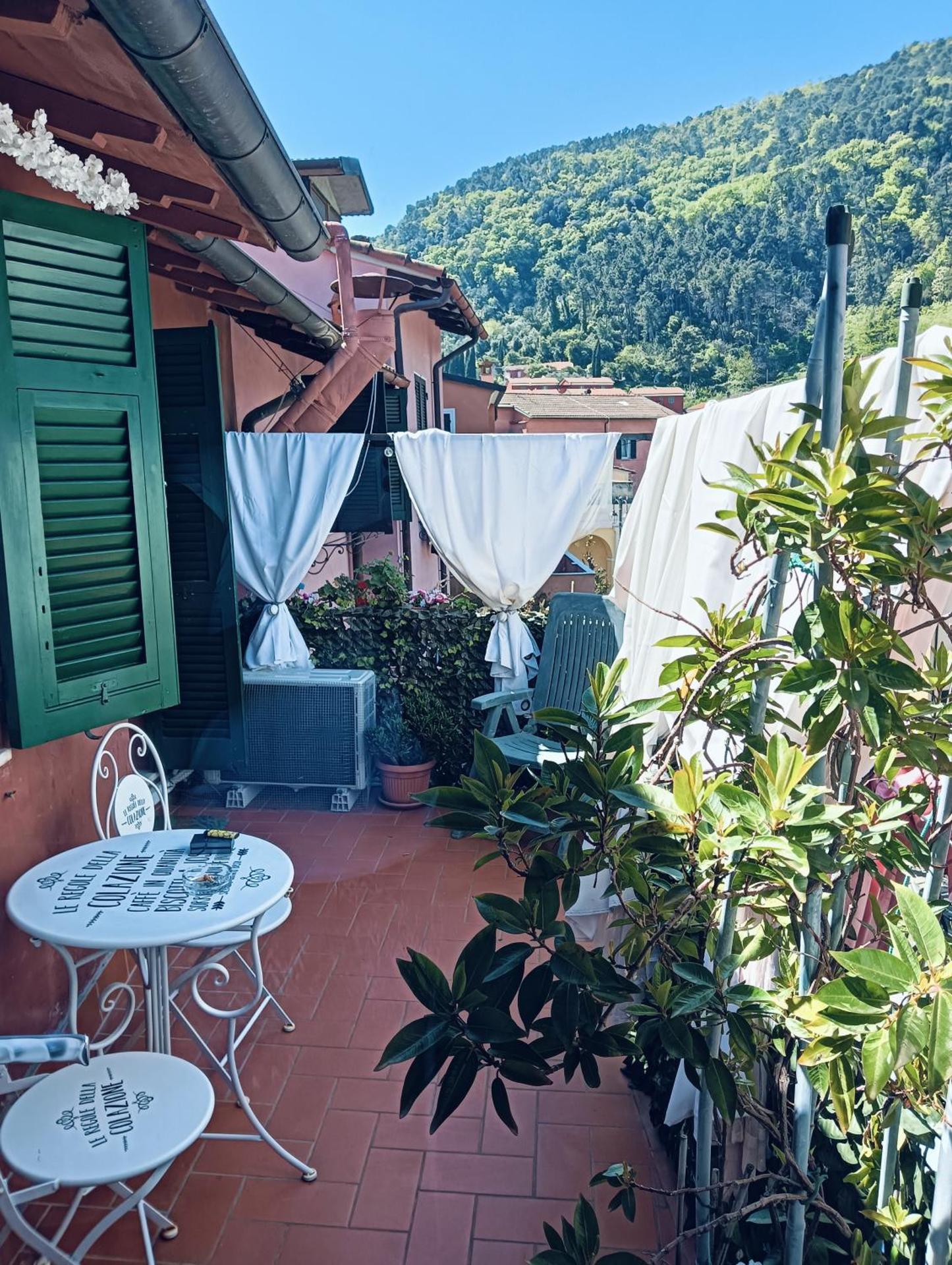 La terrazza di Ameglia alta - relax nel borgo Ligure