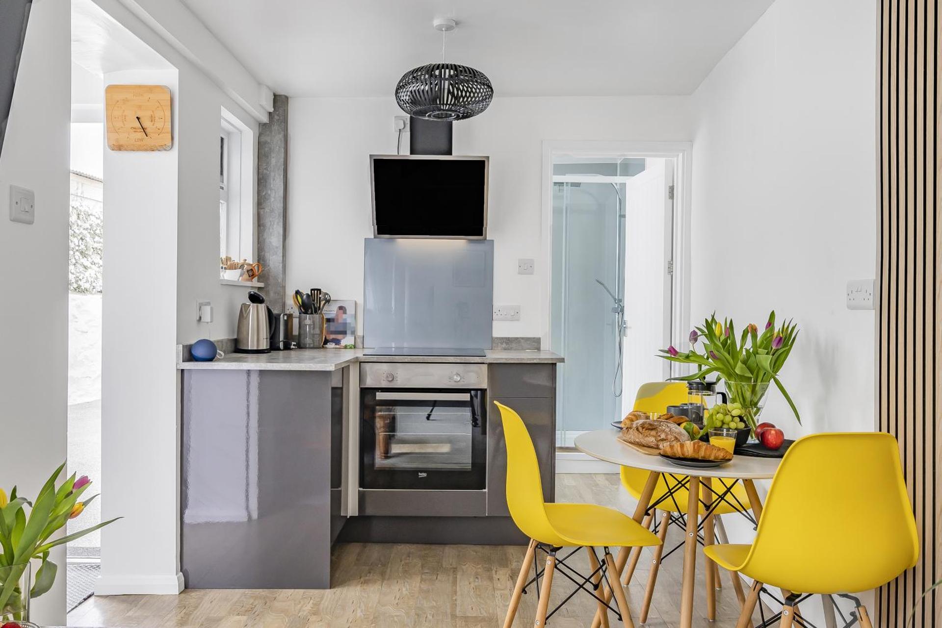 Waters Edge Holiday Home in Hayle, West Cornwall