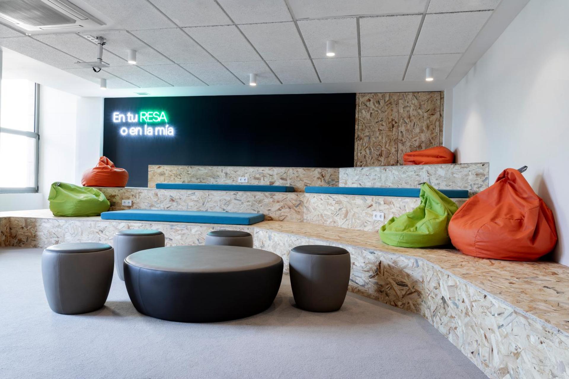 Communal lounge/ TV room