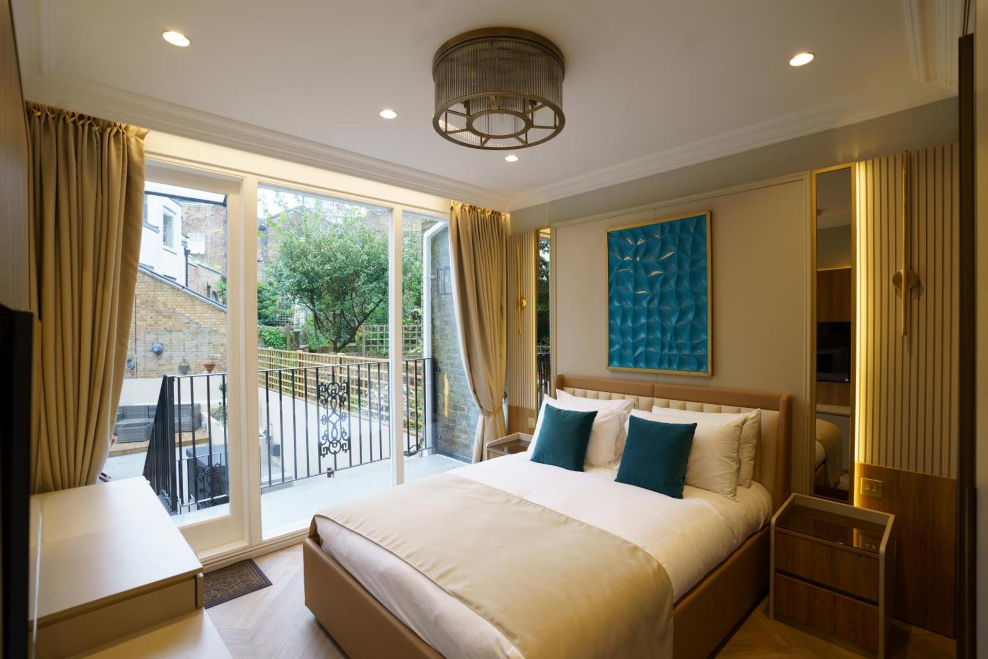 Holland Park Residence