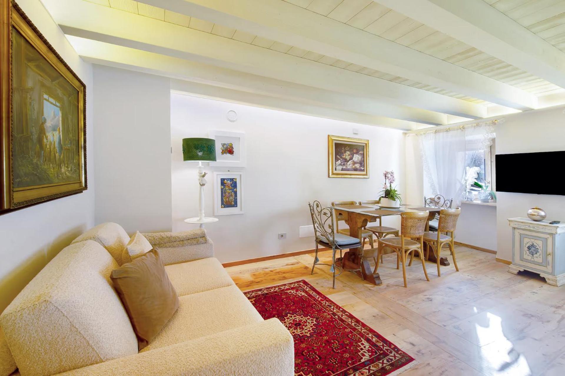 Le Bourg Charmant - Soleil d'été