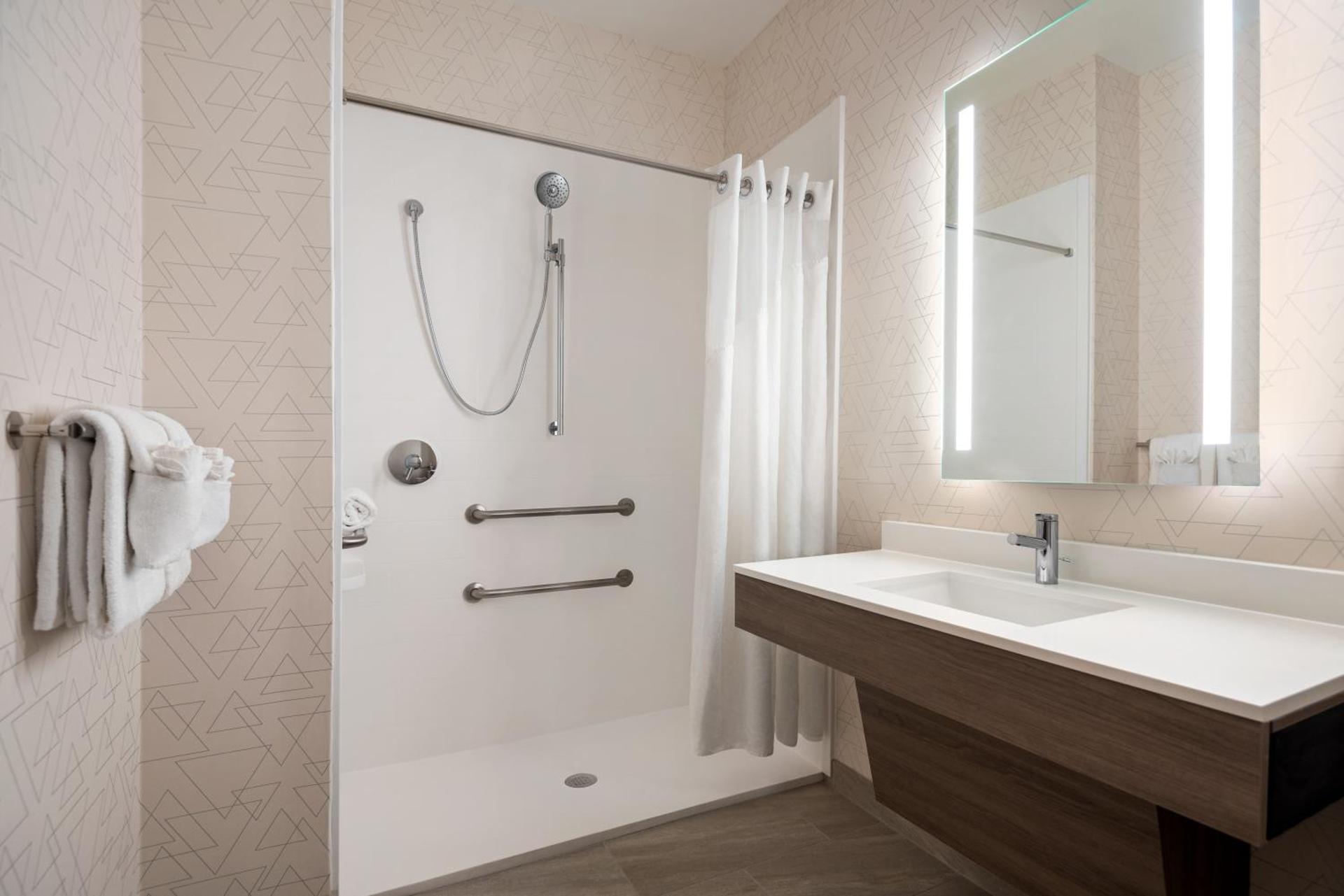 Holiday Inn Express & Suites Mobile West I-10 by IHG