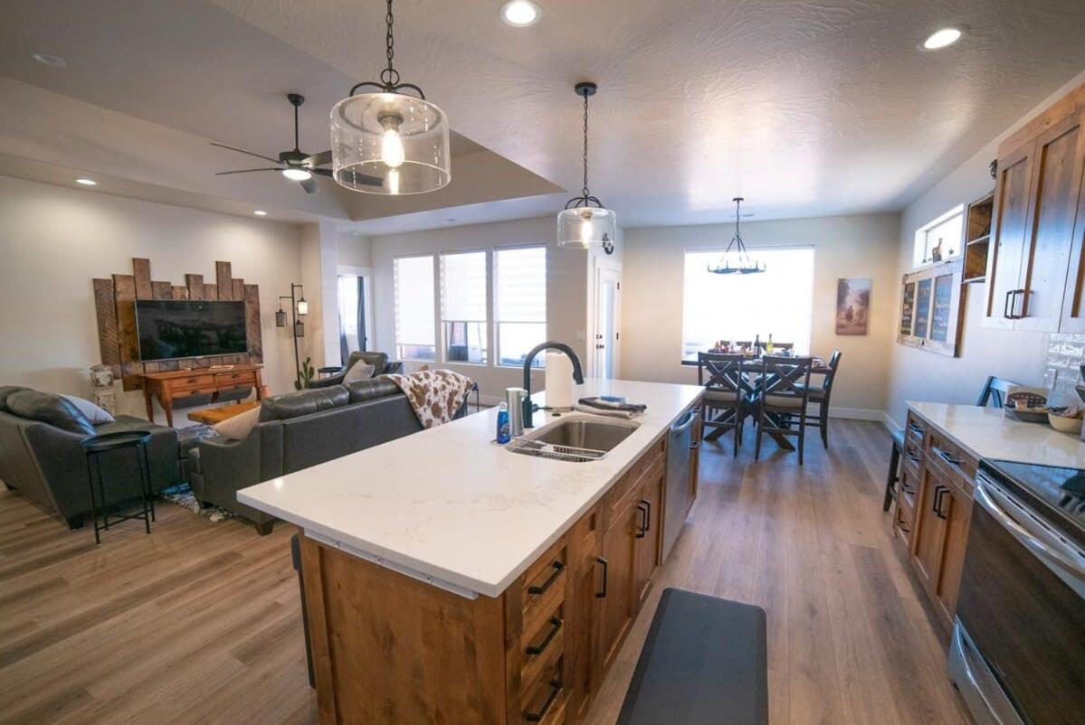 Red Canyon Bunkhouse at Kanab - New West Properties