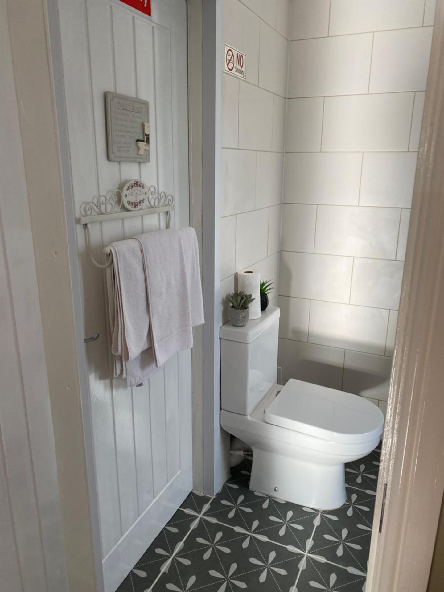 Private en-suite RUTHIN