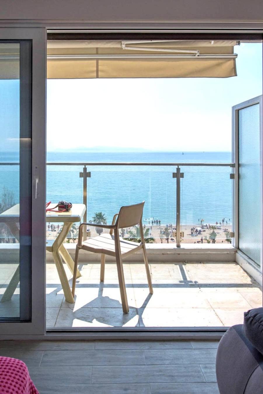 Breathtaking seaview studio in Athenian Riviera