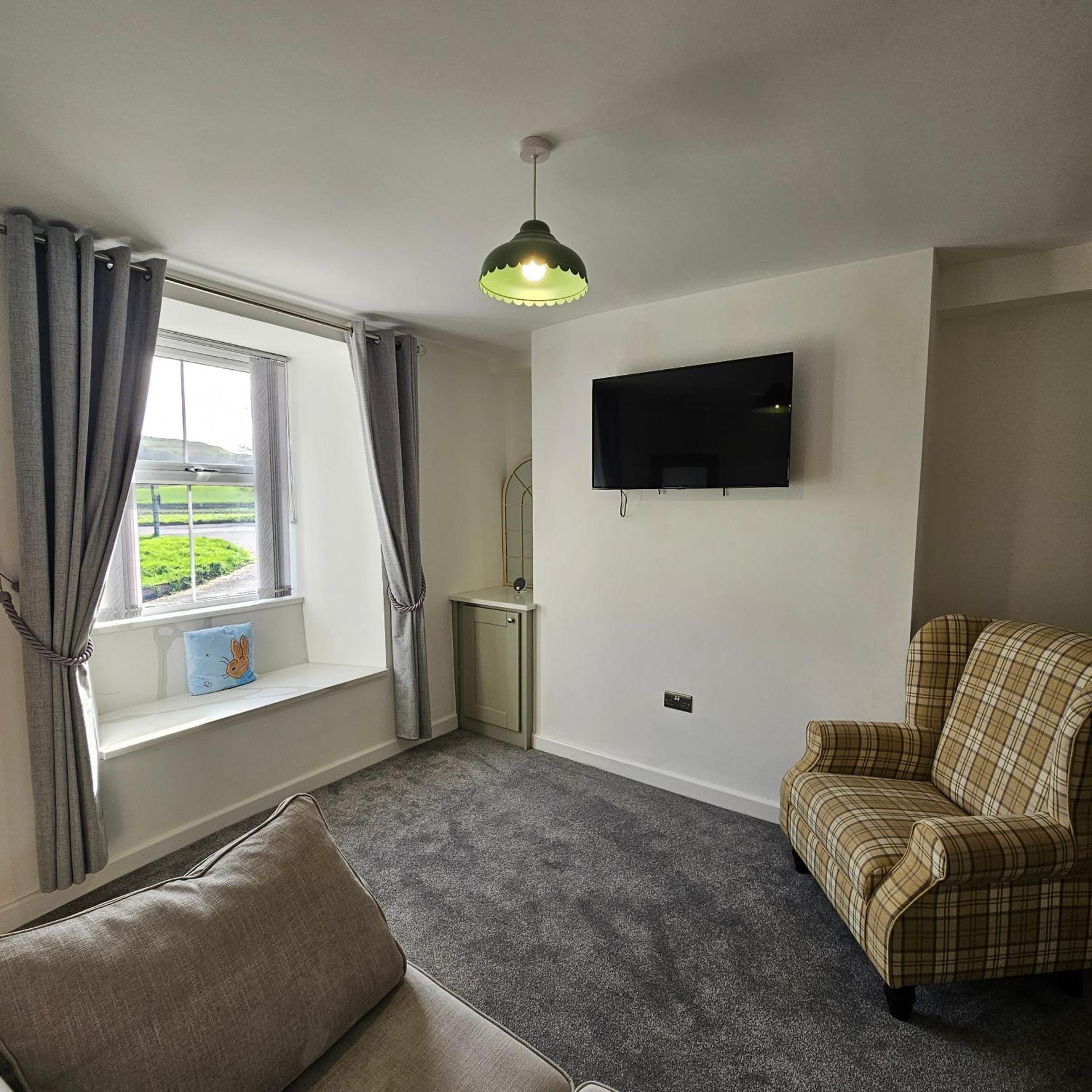 Communal lounge/ TV room