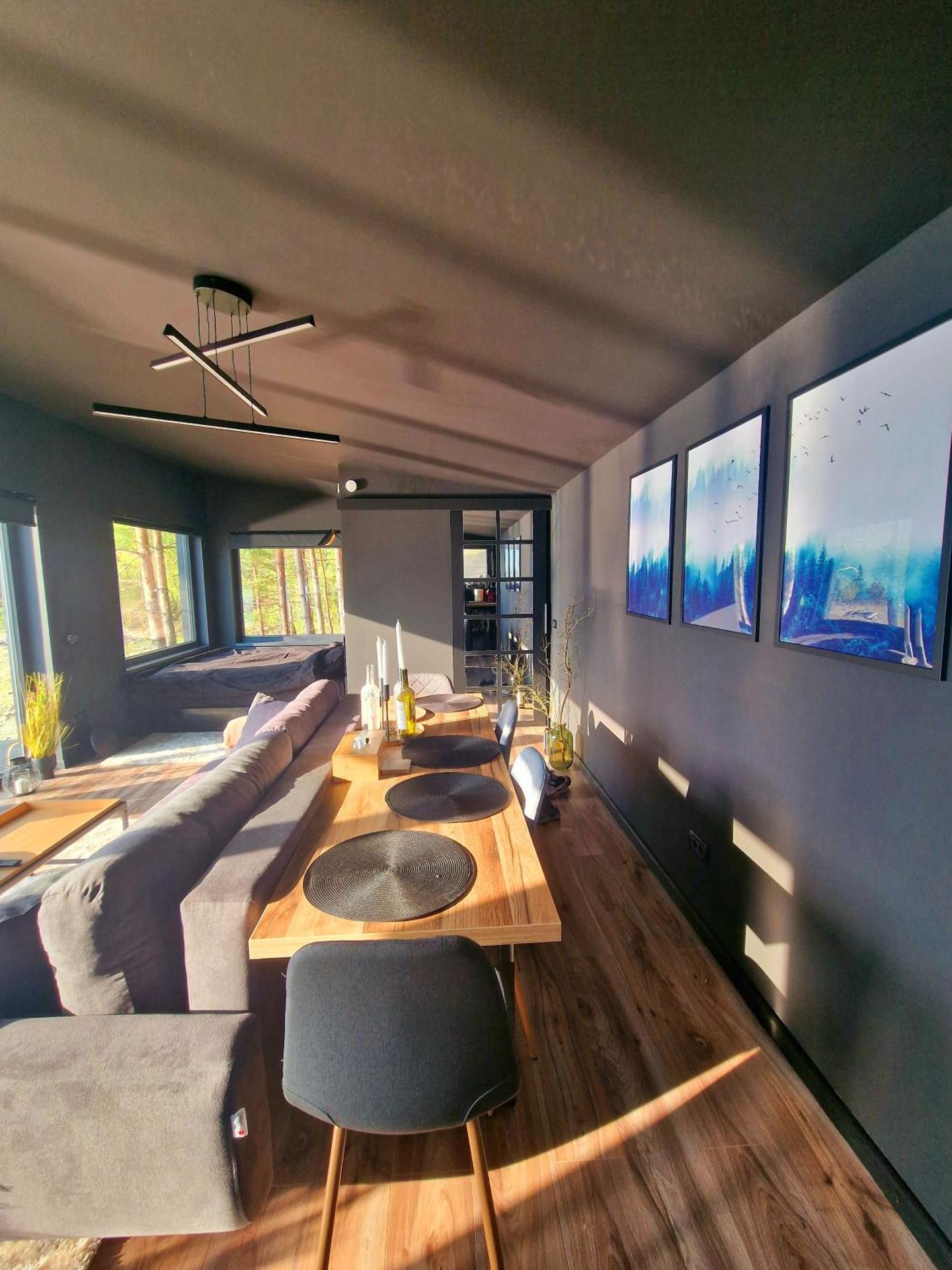 Communal lounge/ TV room