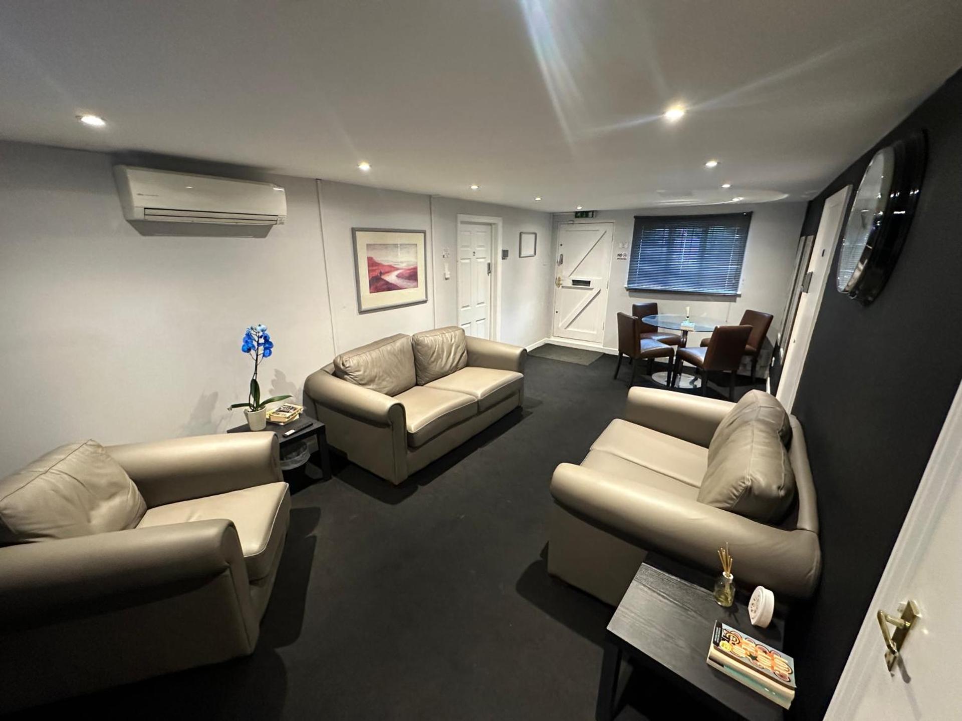 Communal lounge/ TV room