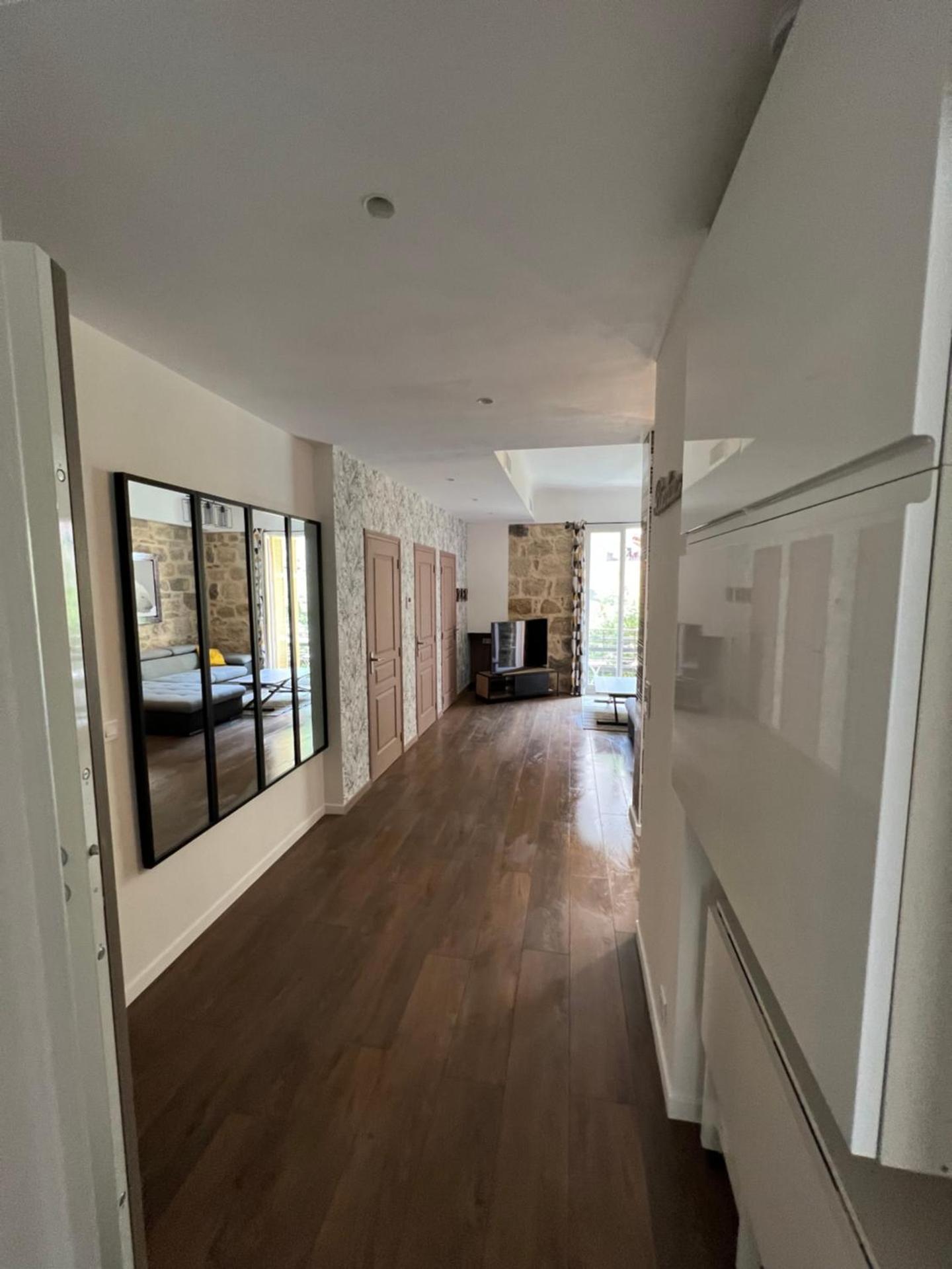 Belle perle rare port de Nice