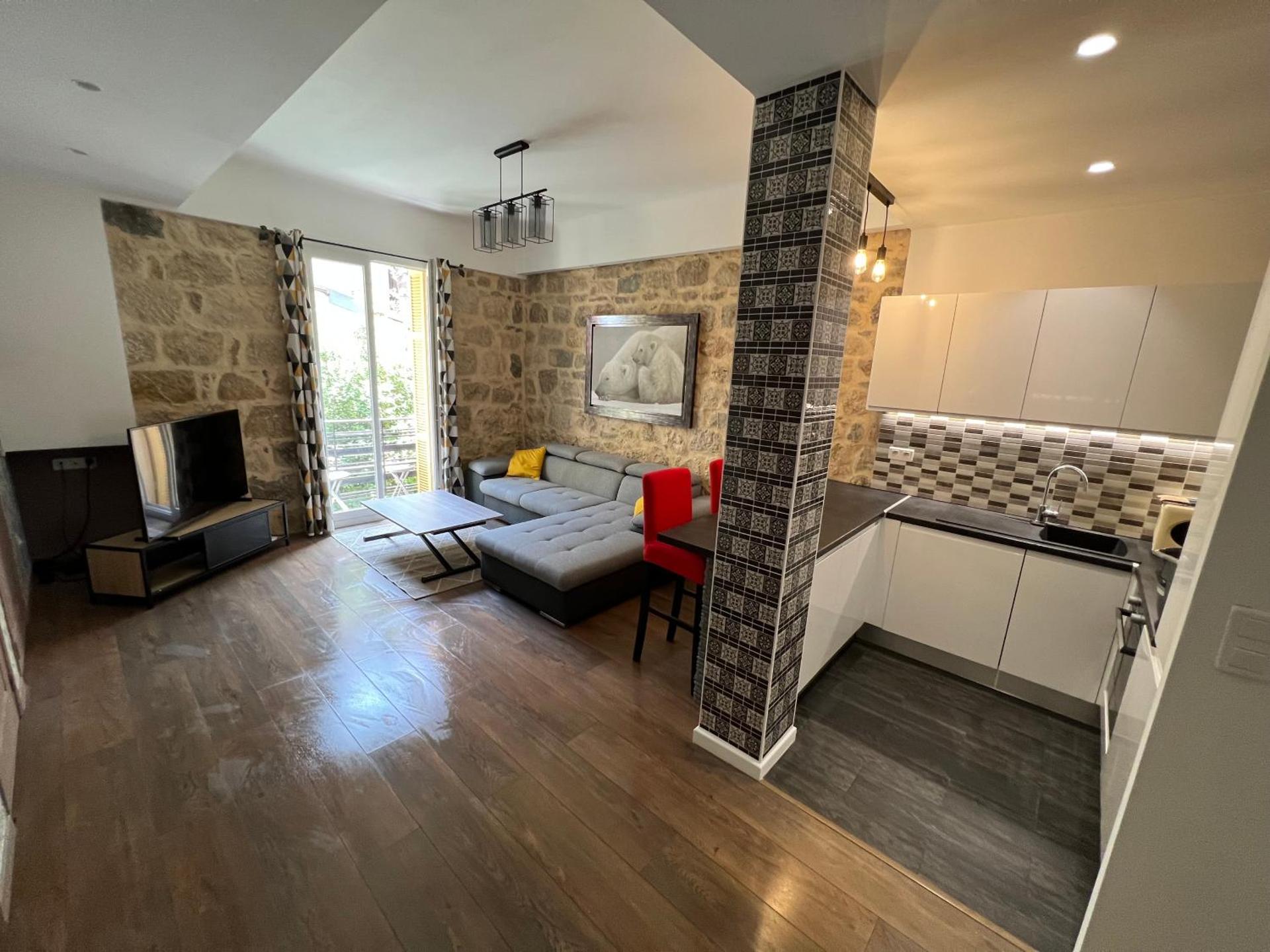 Belle perle rare port de Nice