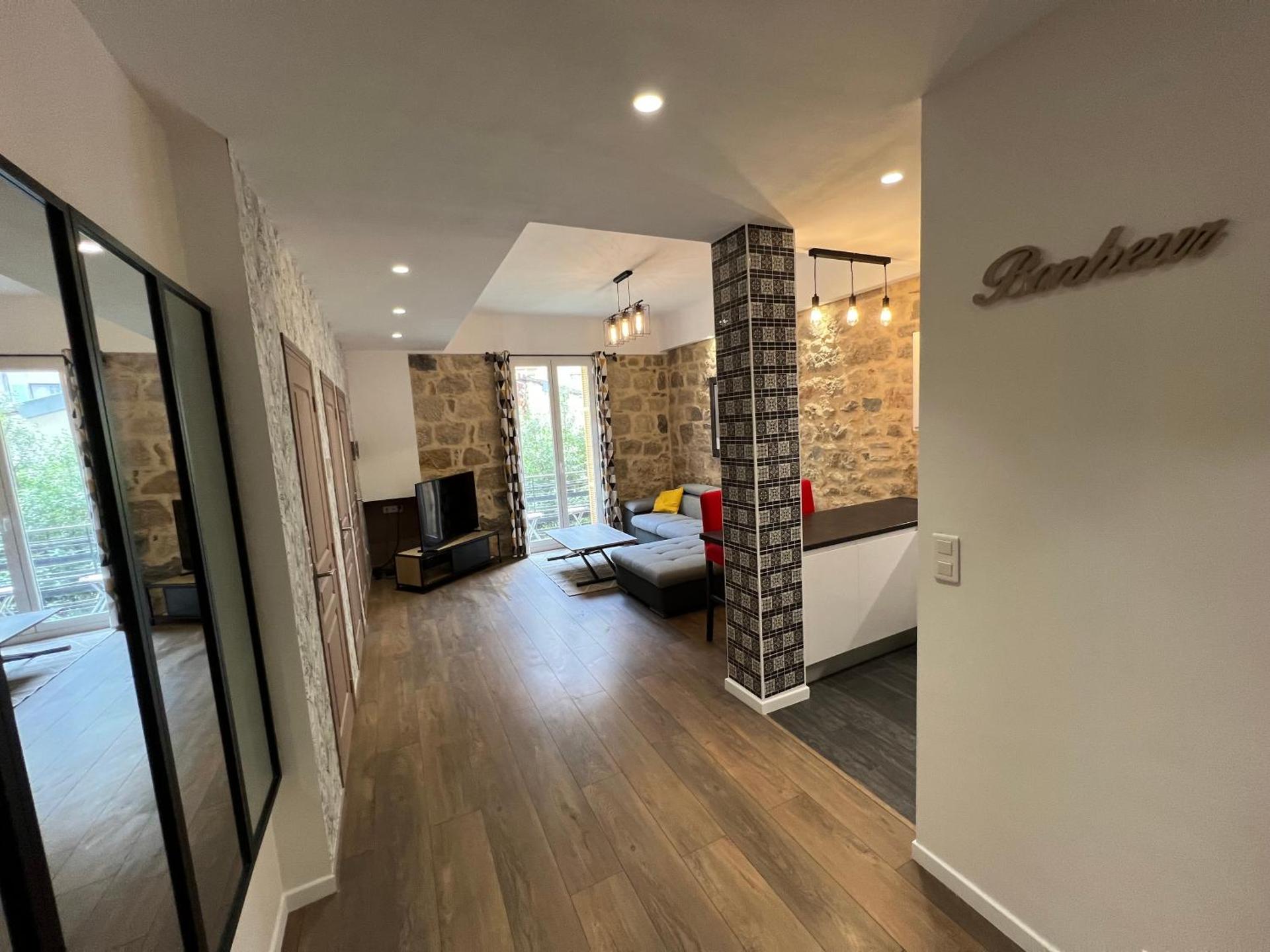 Belle perle rare port de Nice