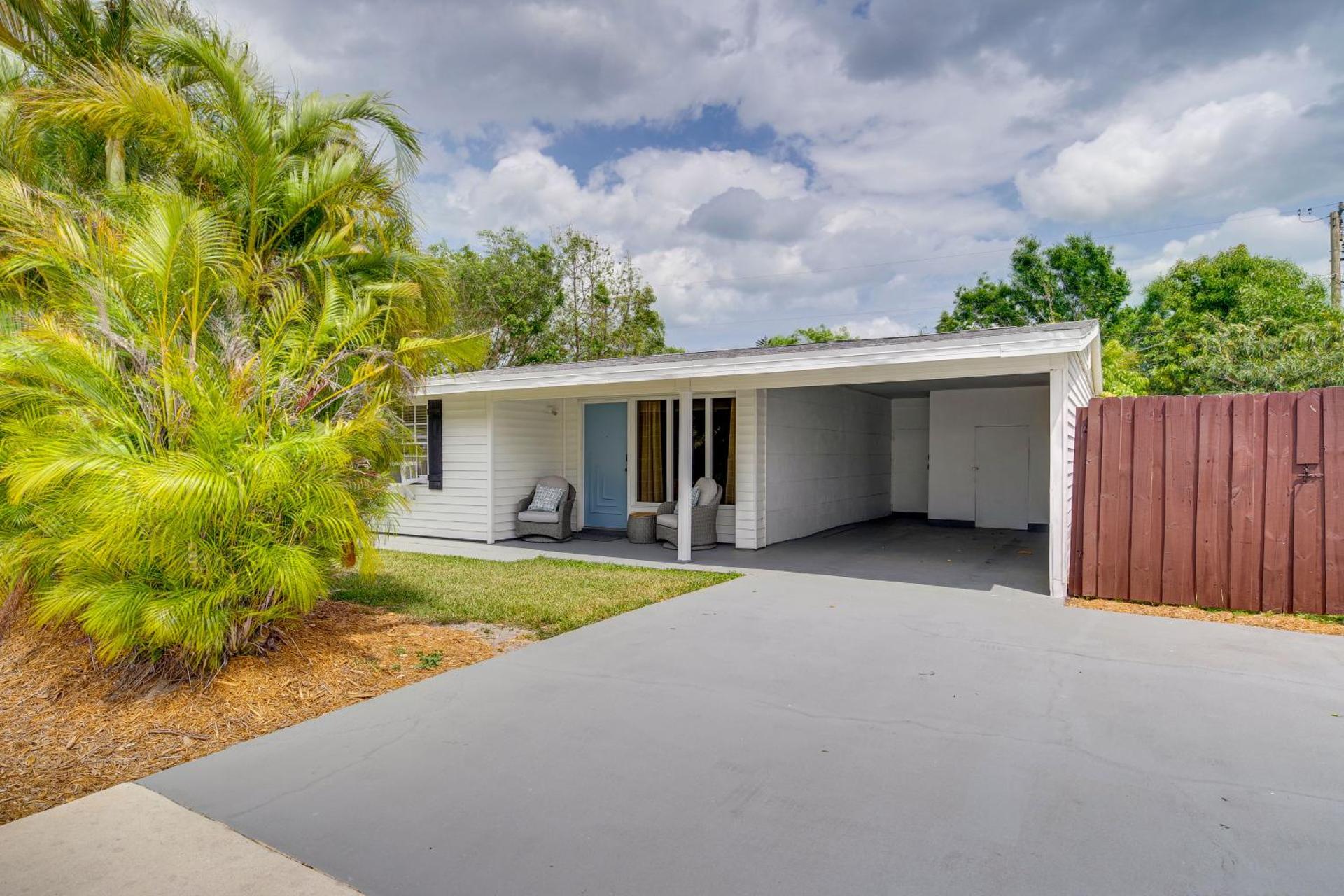 Vero Beach Vacation Rental about 3 Mi to the Ocean!