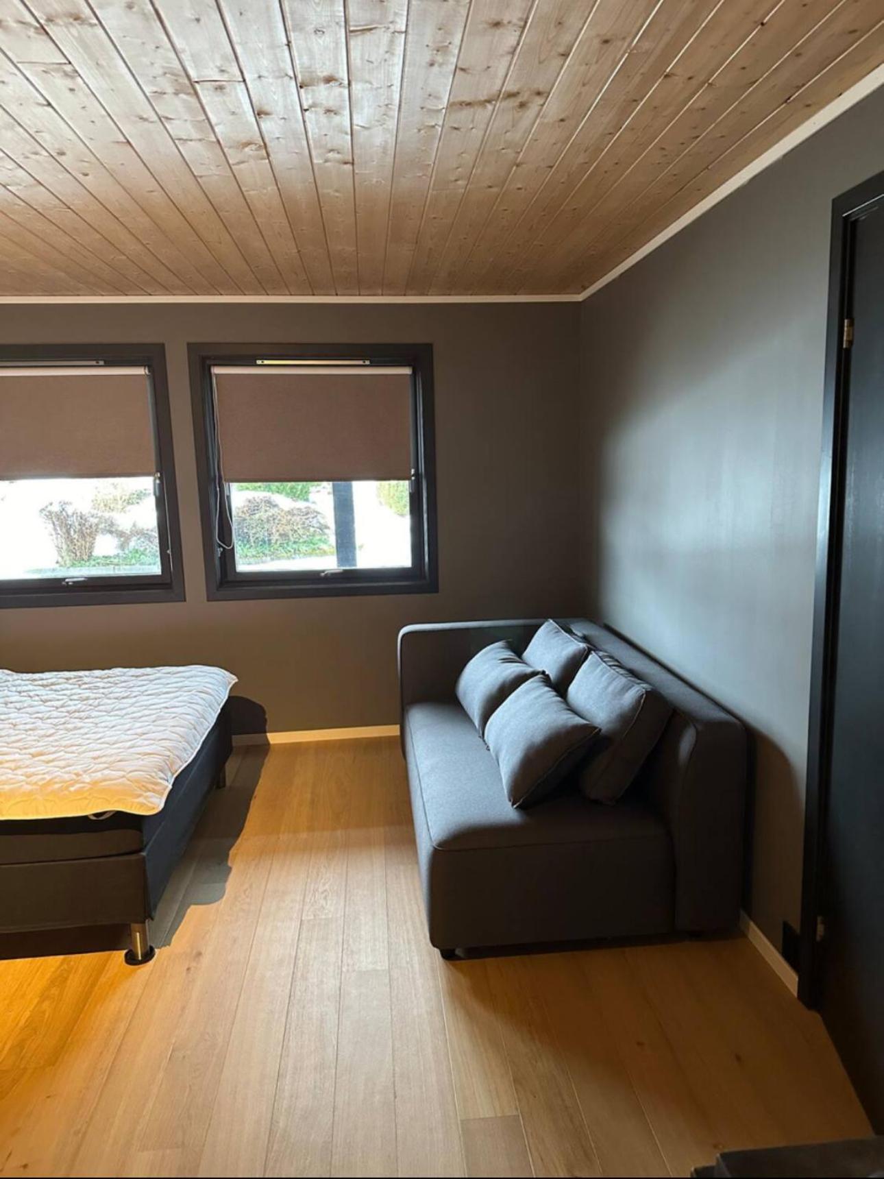 Newly Renovated Centrum House with Large Balcony