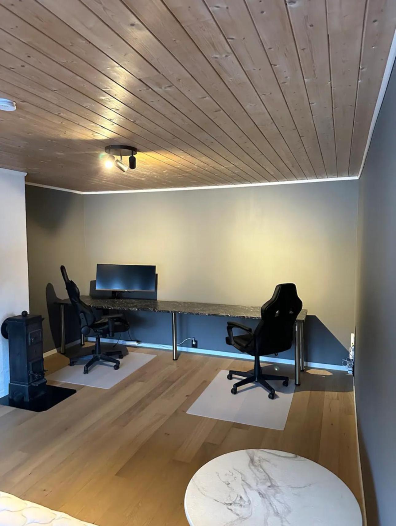 Newly Renovated Centrum House with Large Balcony