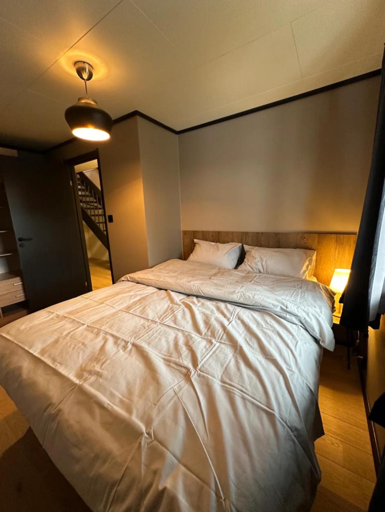 Newly Renovated Centrum House with Large Balcony