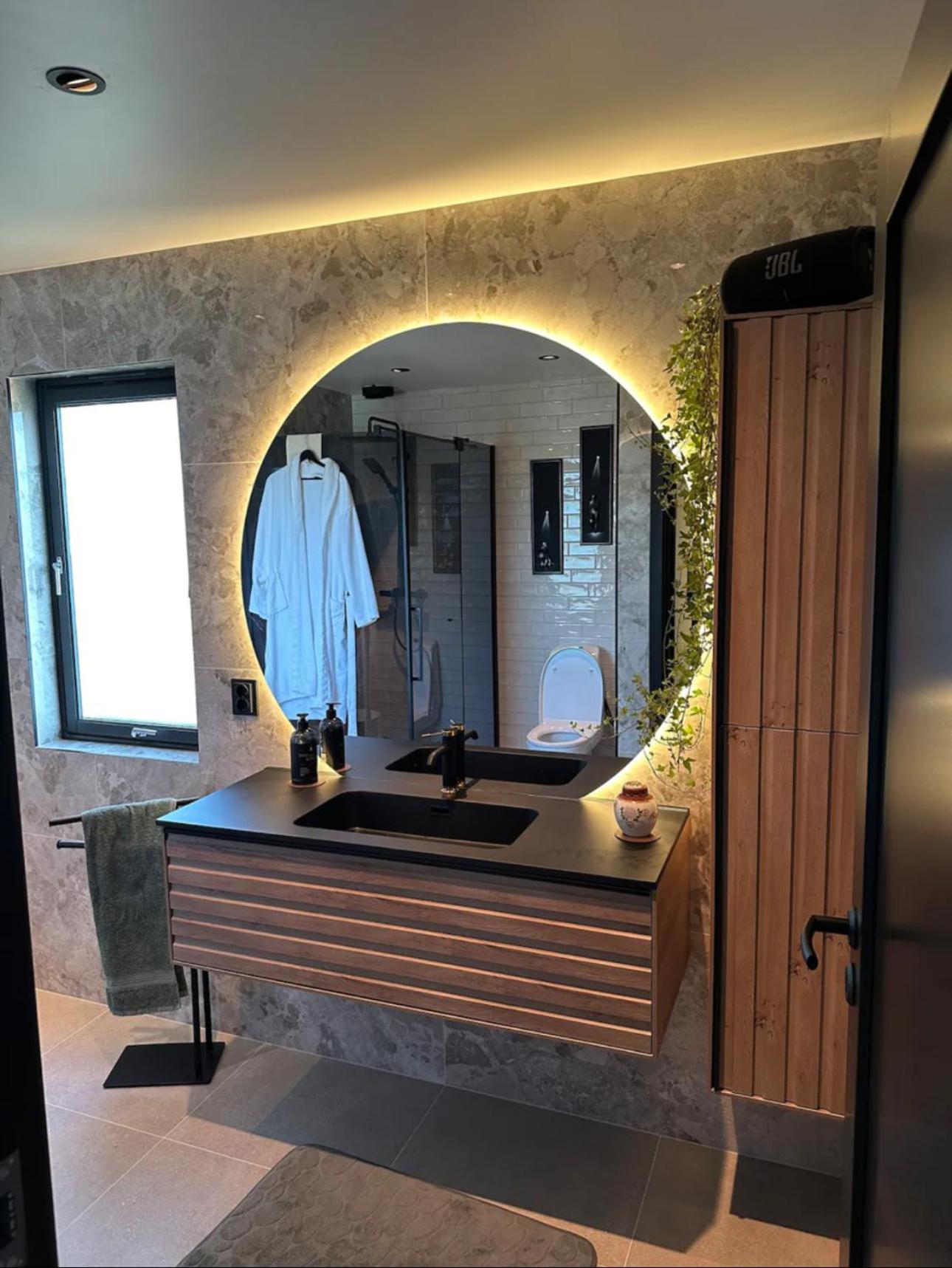 Newly Renovated Centrum House with Large Balcony