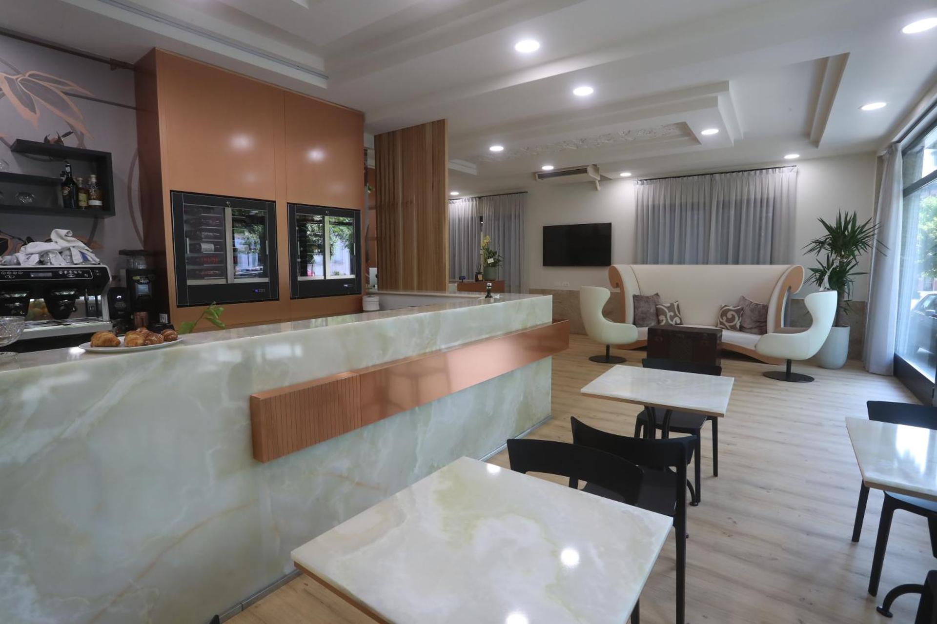 Lounge or bar