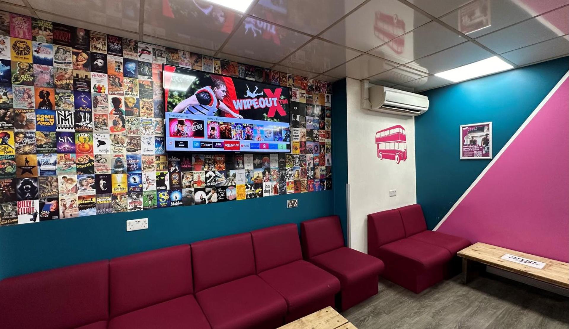 Communal lounge/ TV room