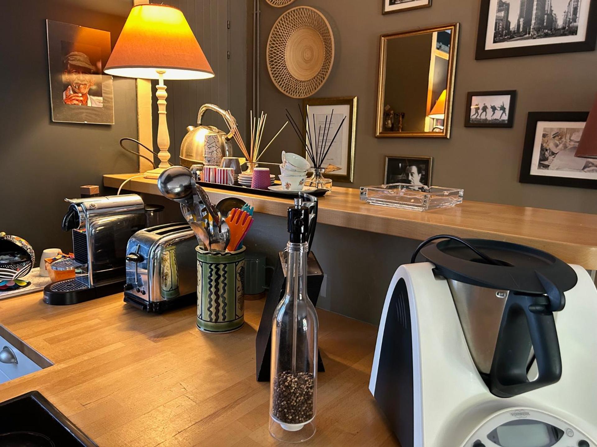 Kitchen or kitchenette