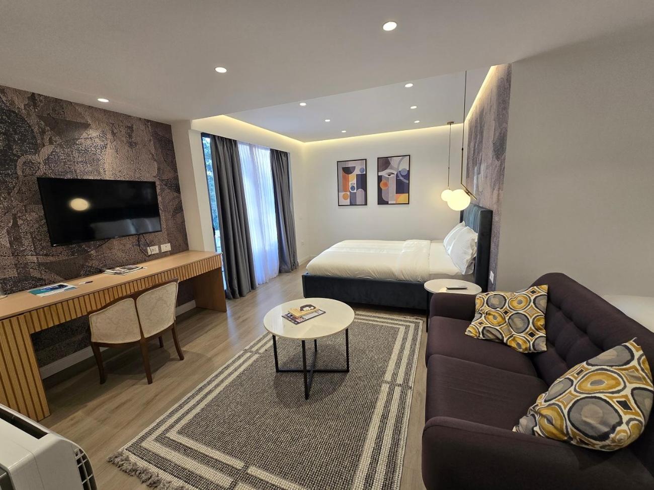 Communal lounge/ TV room