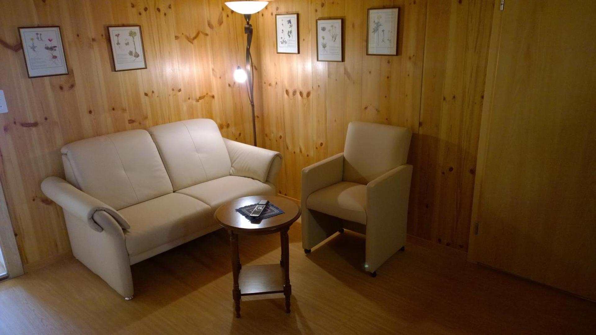 Communal lounge/ TV room