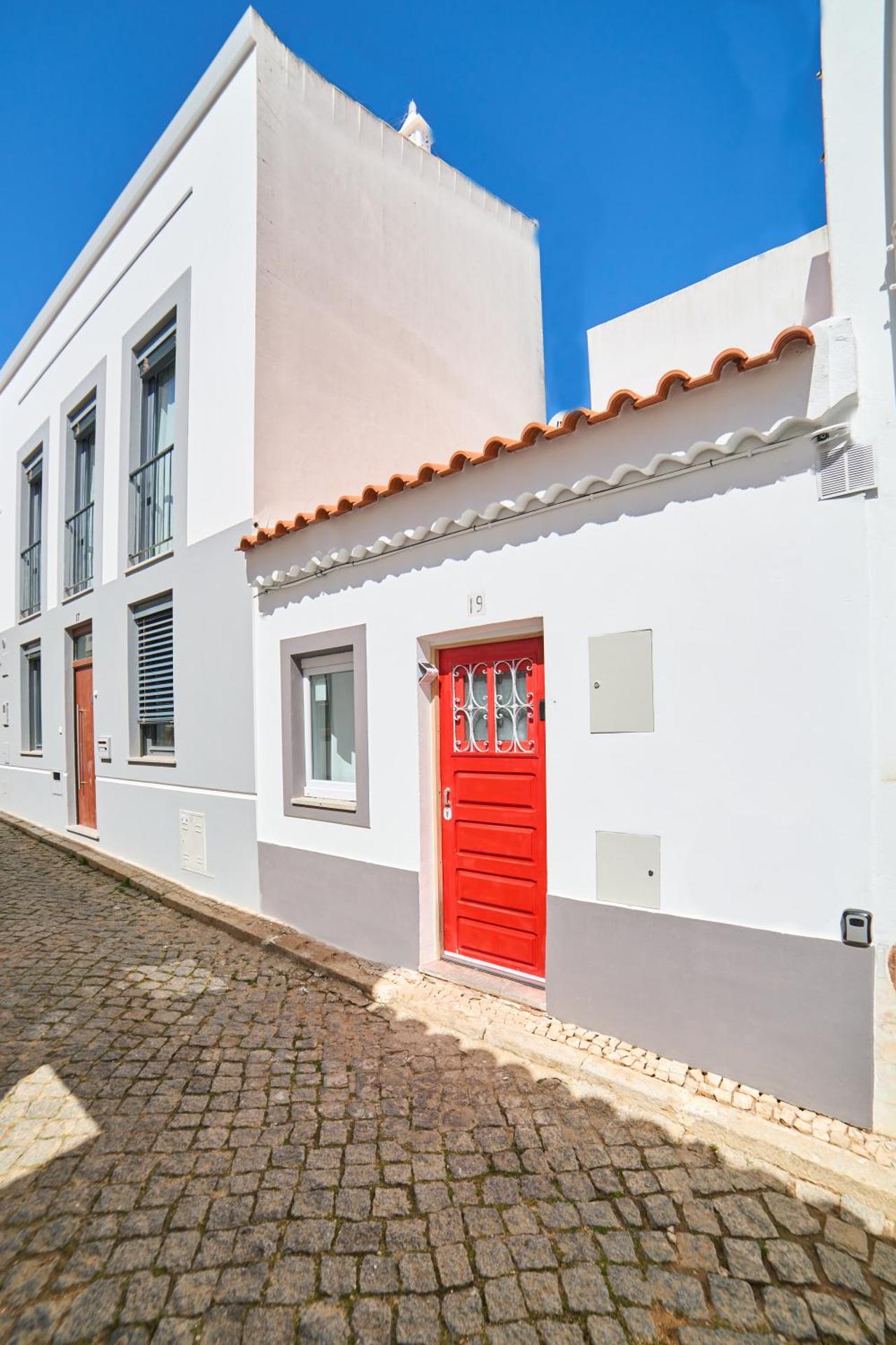 La Puerta Roja Studio