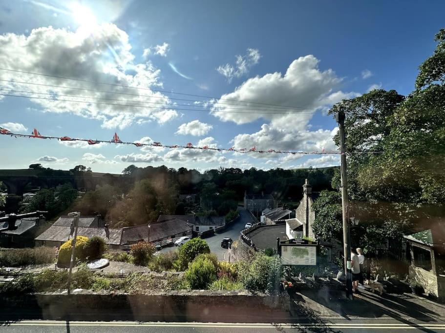 A Cosy Flat With A Dales View