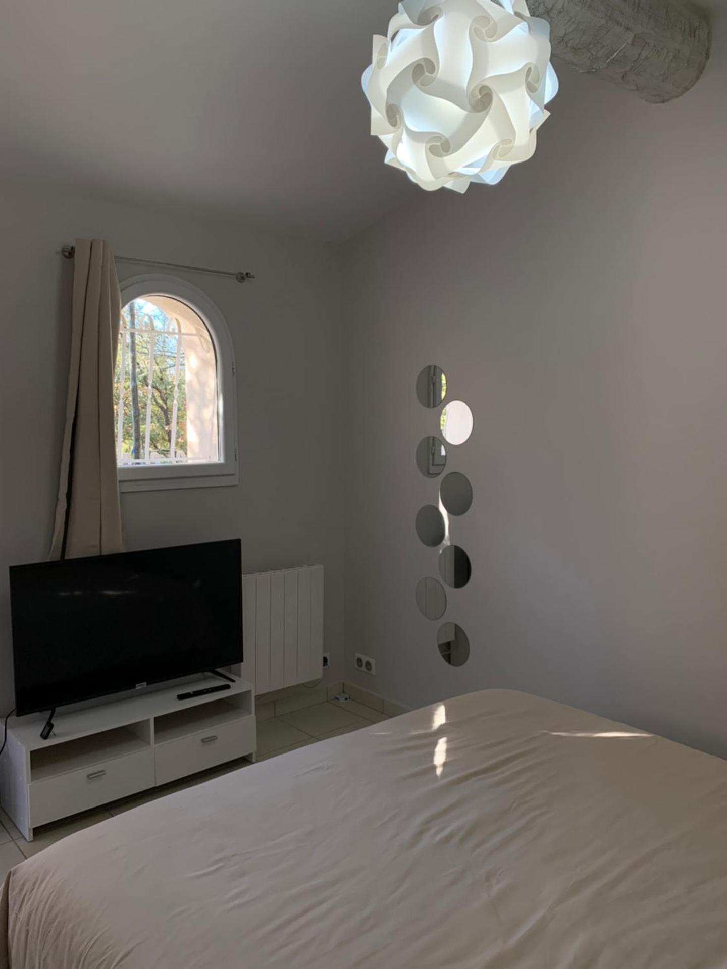 Le Cocon en pierre au coeur du Verdon gîte "Le Repos Des Chênes"