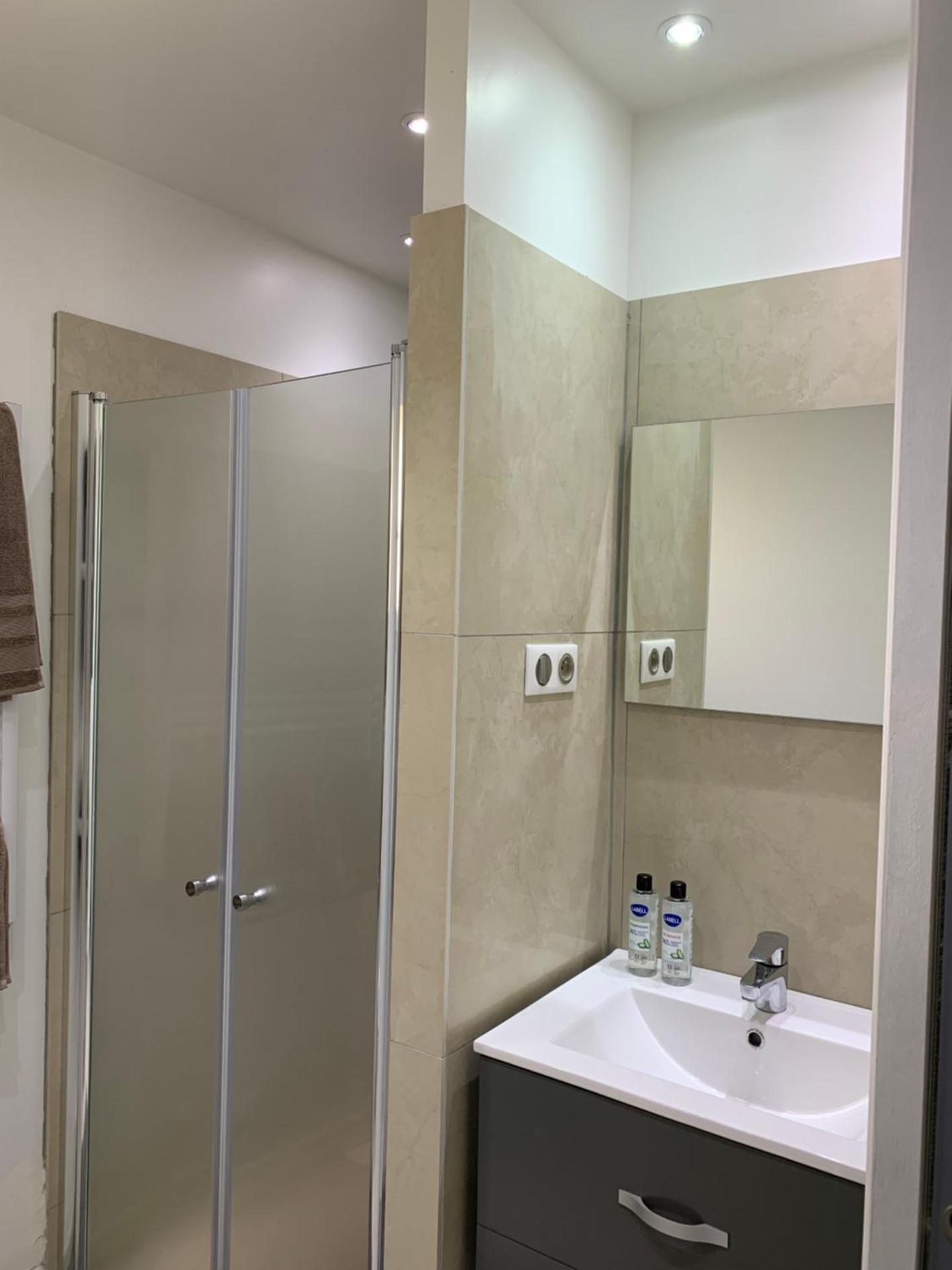 Le Cocon en pierre au coeur du Verdon gîte "Le Repos Des Chênes"