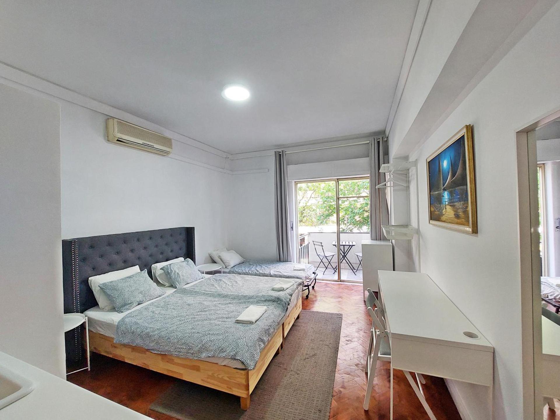 Quadruple Room with Private External Bathroom