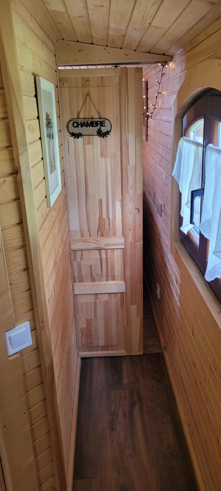 La Roulotte d'Emilie et son jacuzzi privé