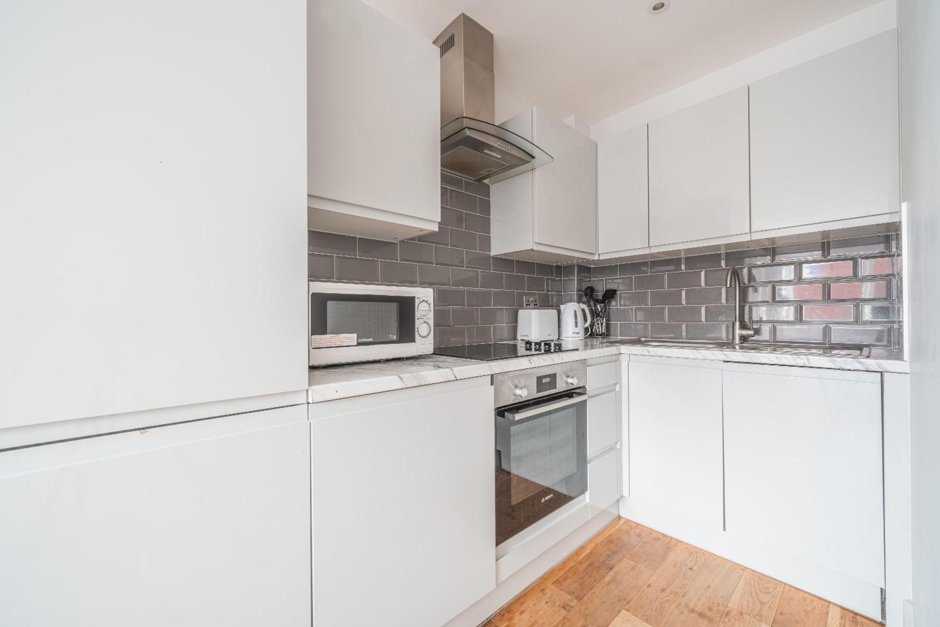 Lovely 1 Bedroom Apartment in Eastleigh Town Centre