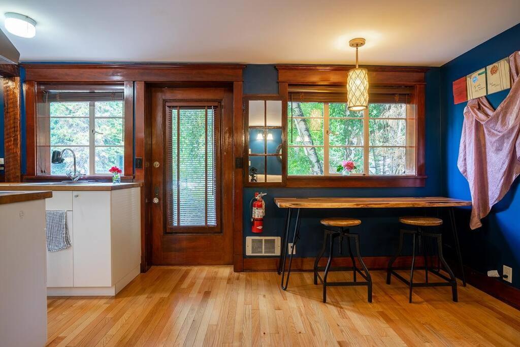 Charming 1bd Suite in Capitol Hill - Foxglove Inn