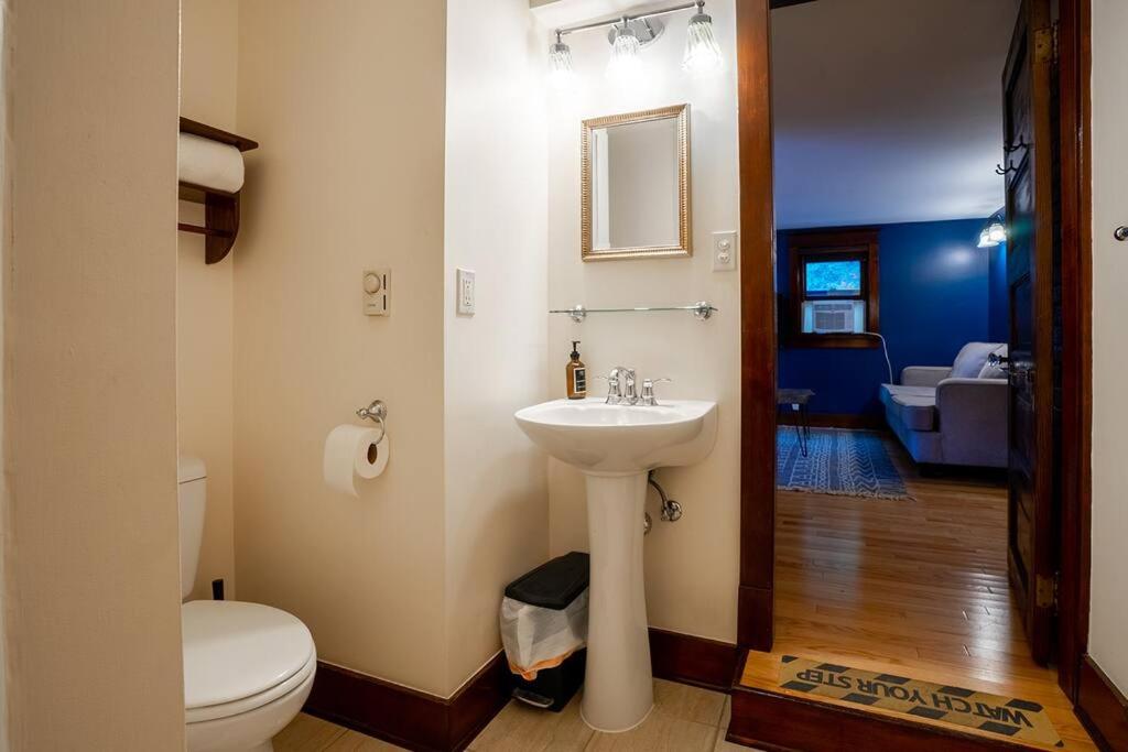 Charming 1bd Suite in Capitol Hill - Foxglove Inn