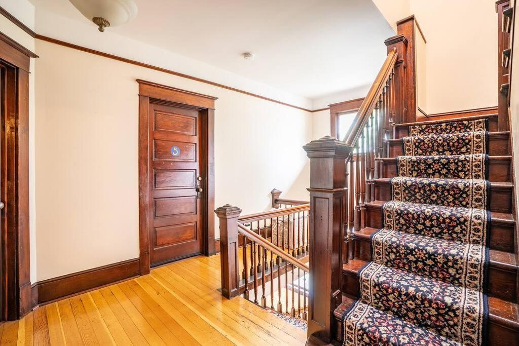 Charming Room in Capitol Hill - Foxglove Inn Rm 8