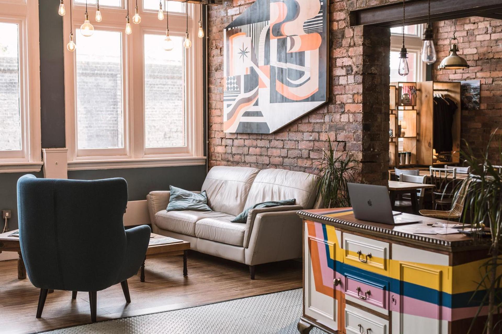 Communal lounge/ TV room