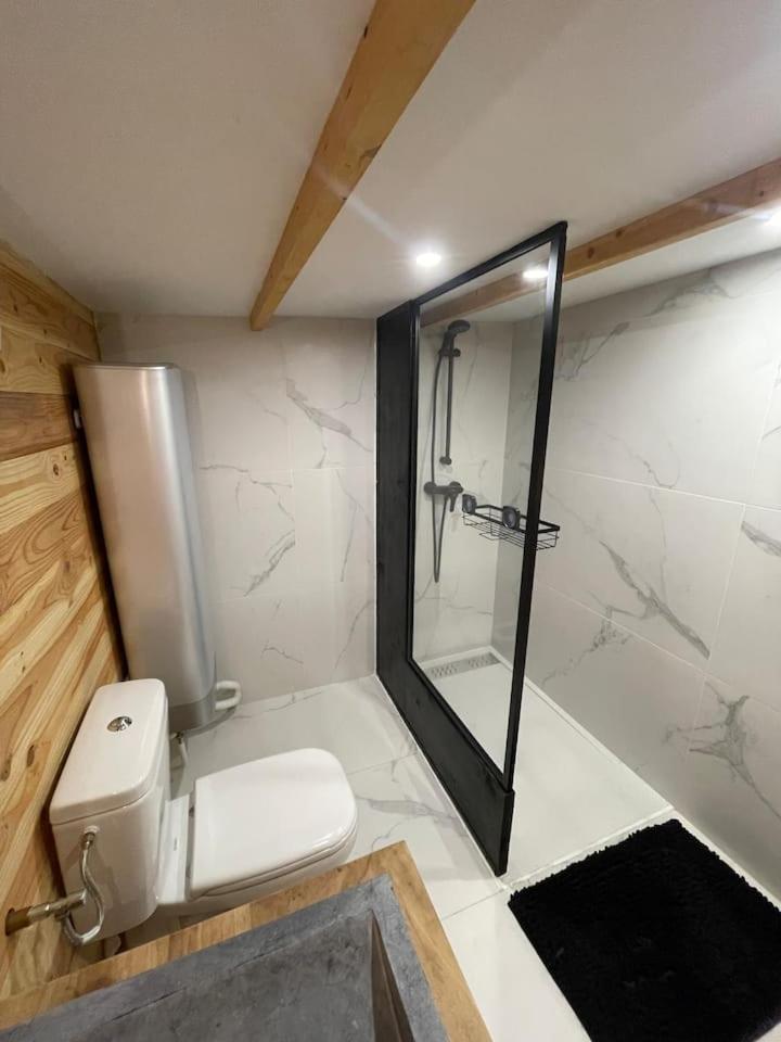 Cabane bien belge avec cinéma et jacuzzi