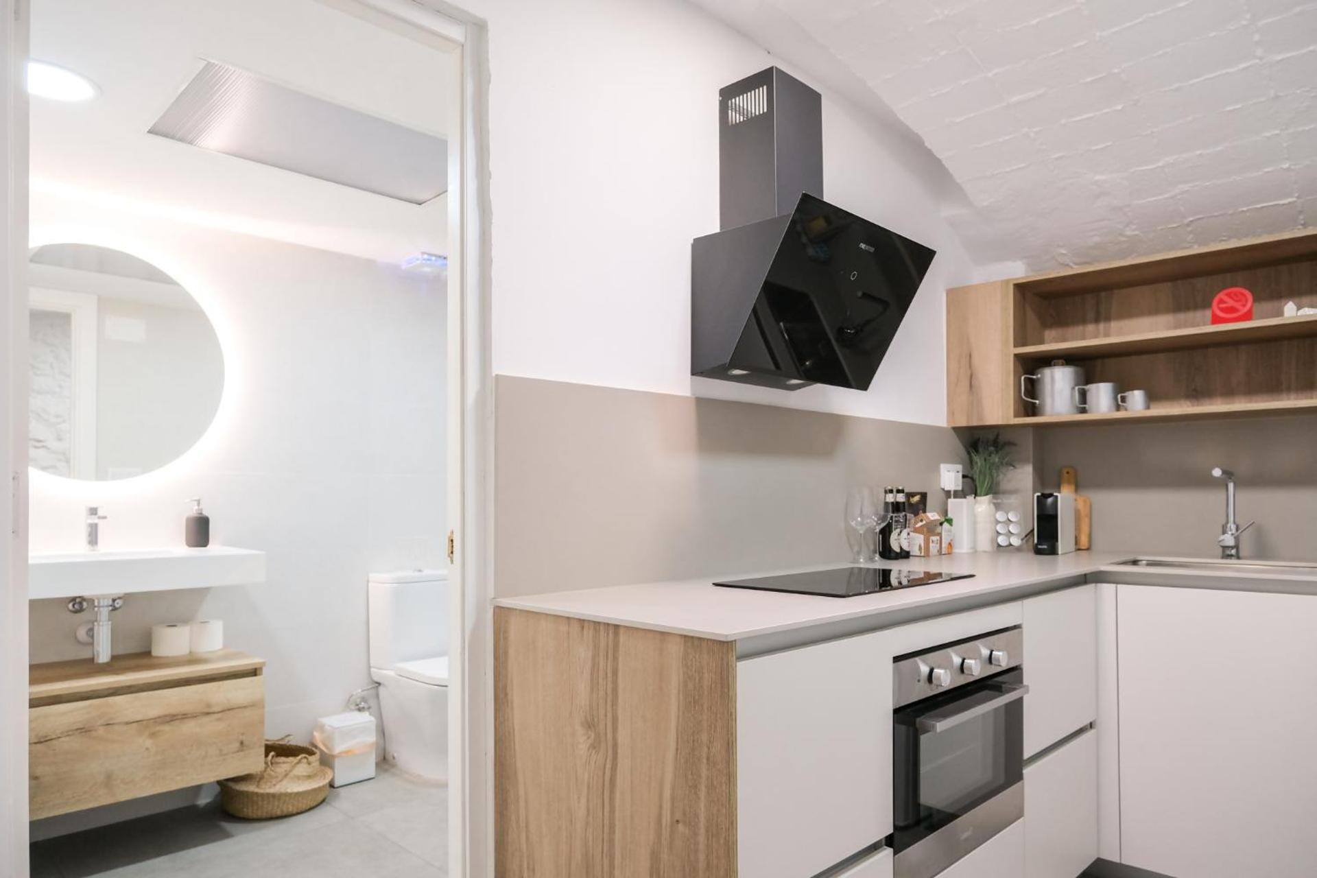 Casa Besalú - Estudio en el centro del pueblo