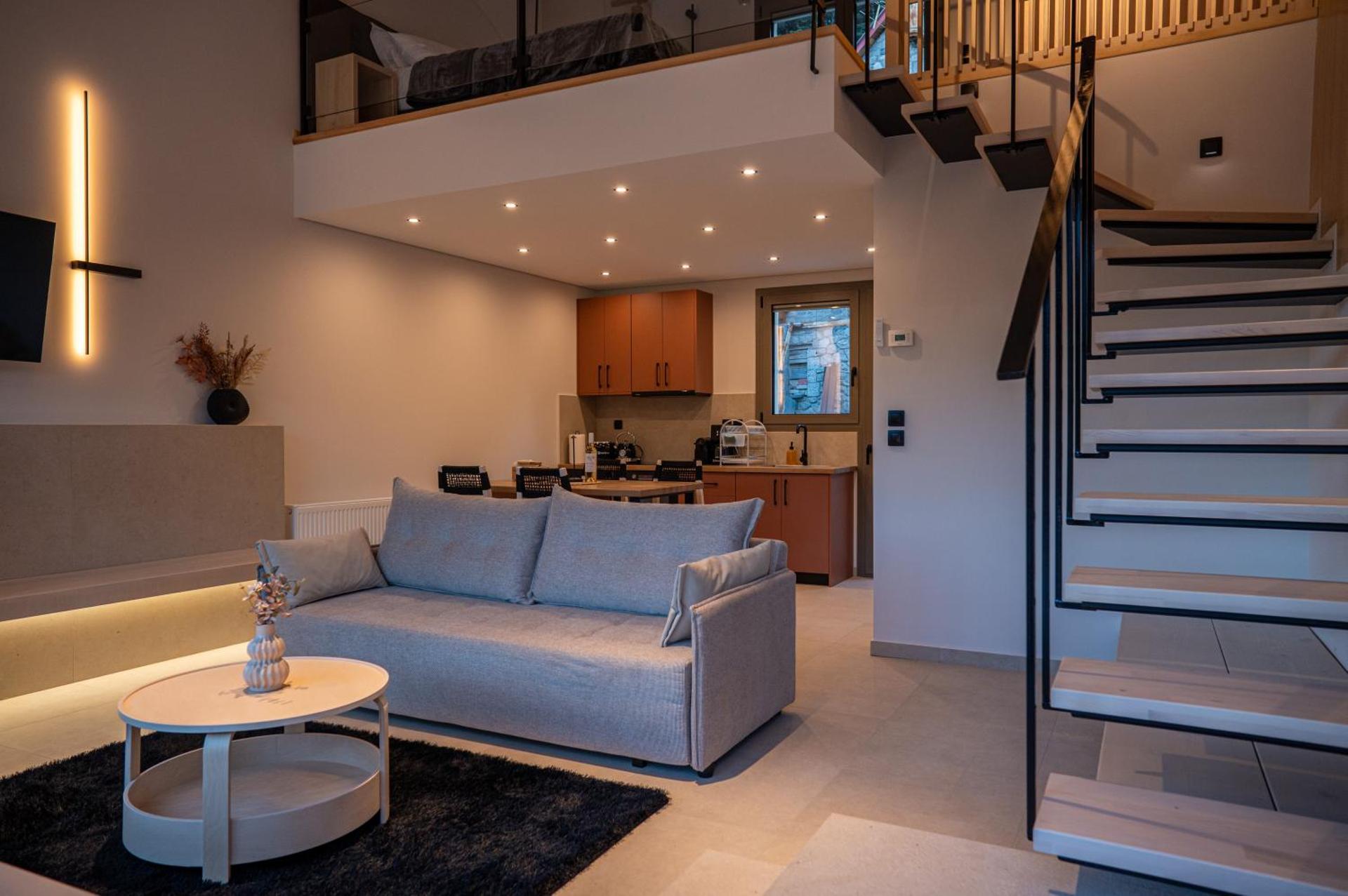 1050 Mountain Living