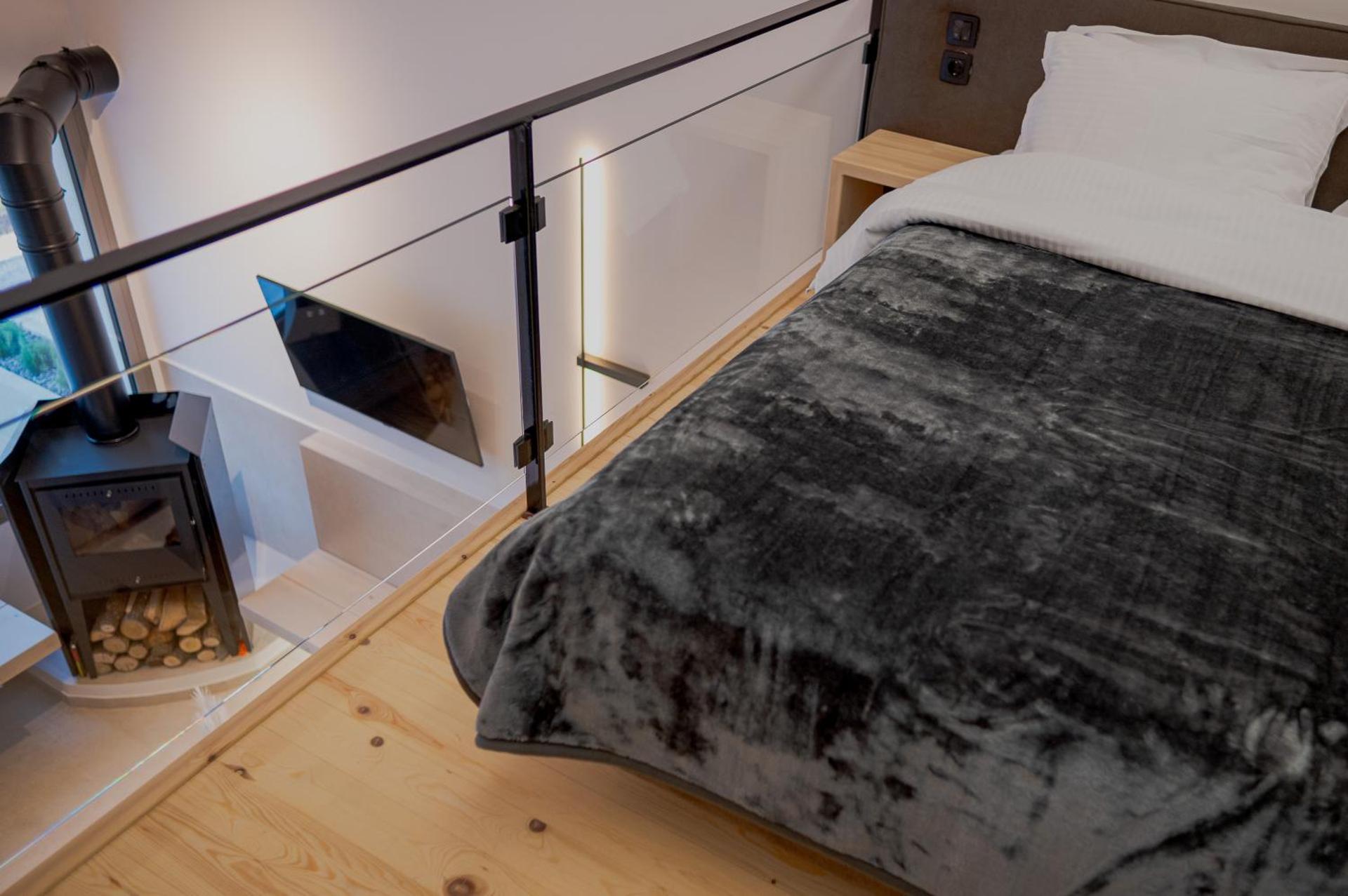 1050 Mountain Living