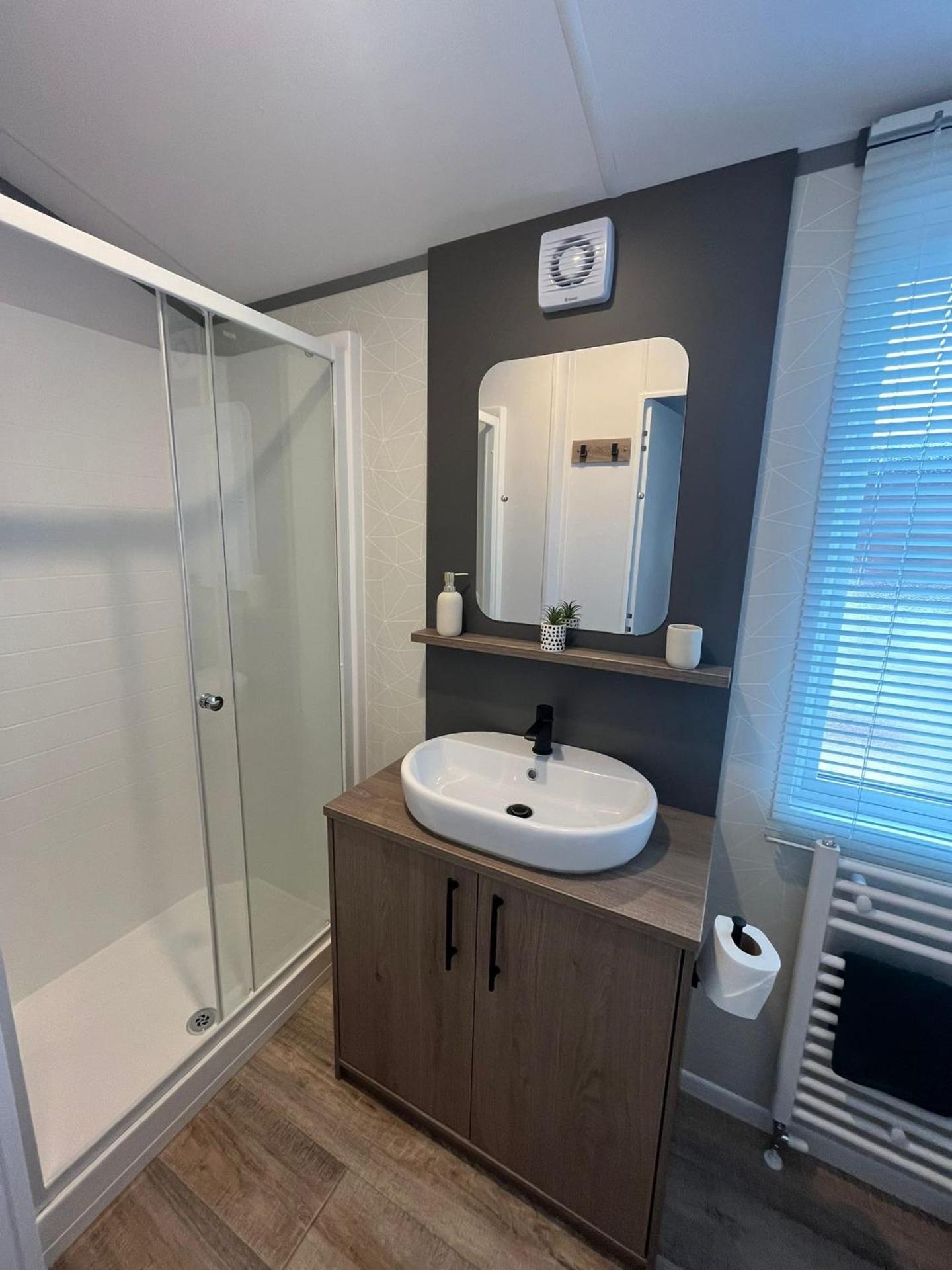 Lottie's Lodge With Hot Tub