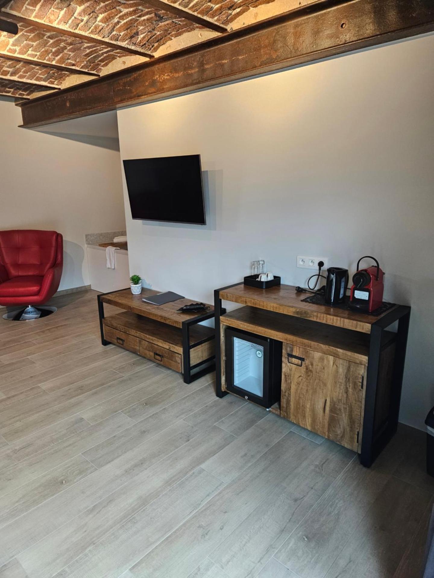 King Room with Spa Bath